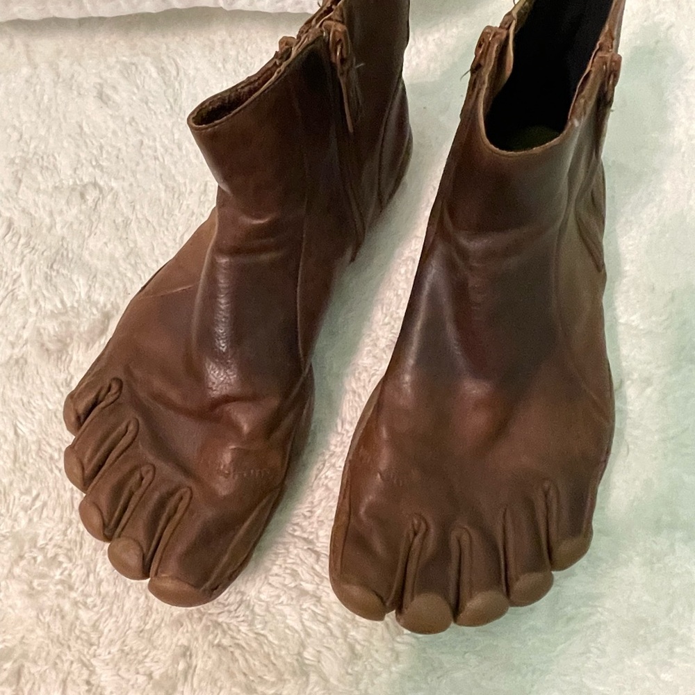 Vibram FiveFingers Bormio boots